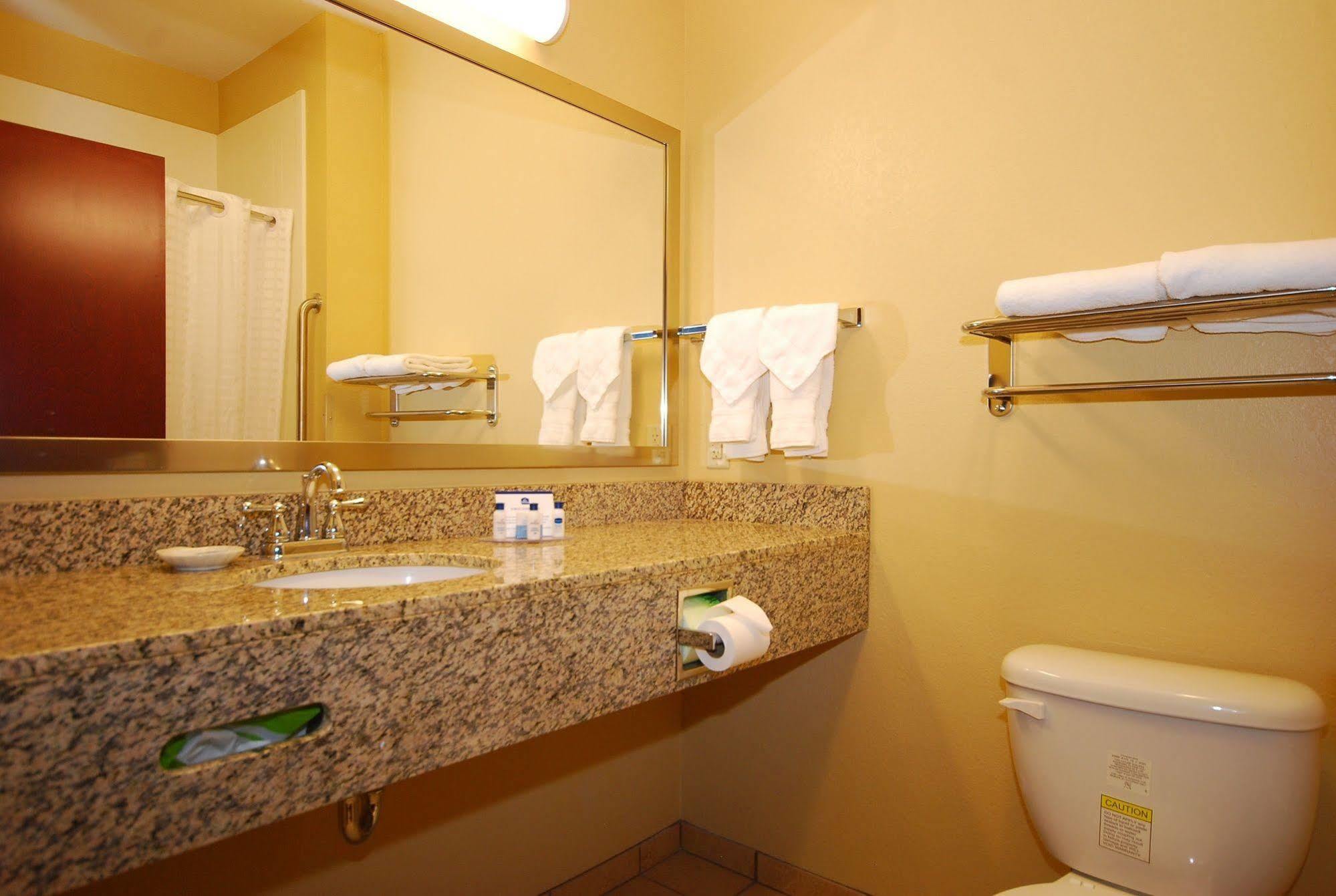 Towanda Paradise Inn & Suites מראה חיצוני תמונה